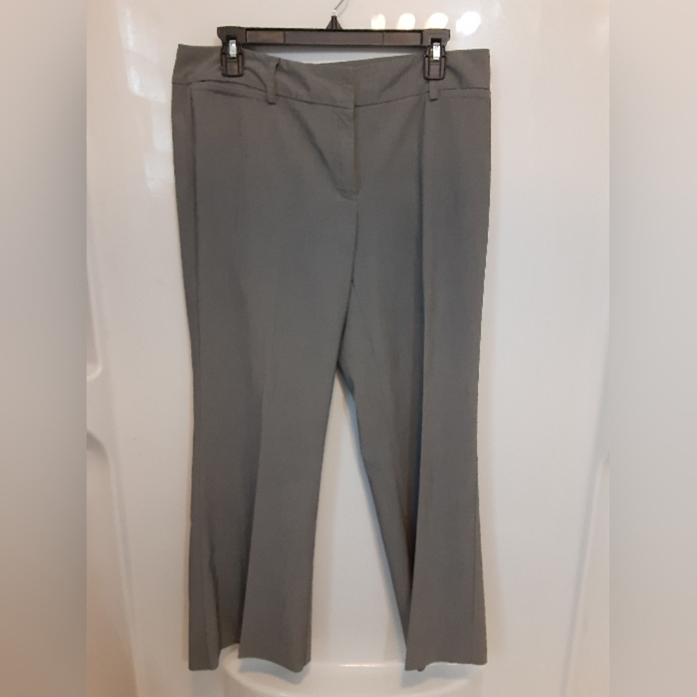 New York & Company Ladies Casual/Dress Pants